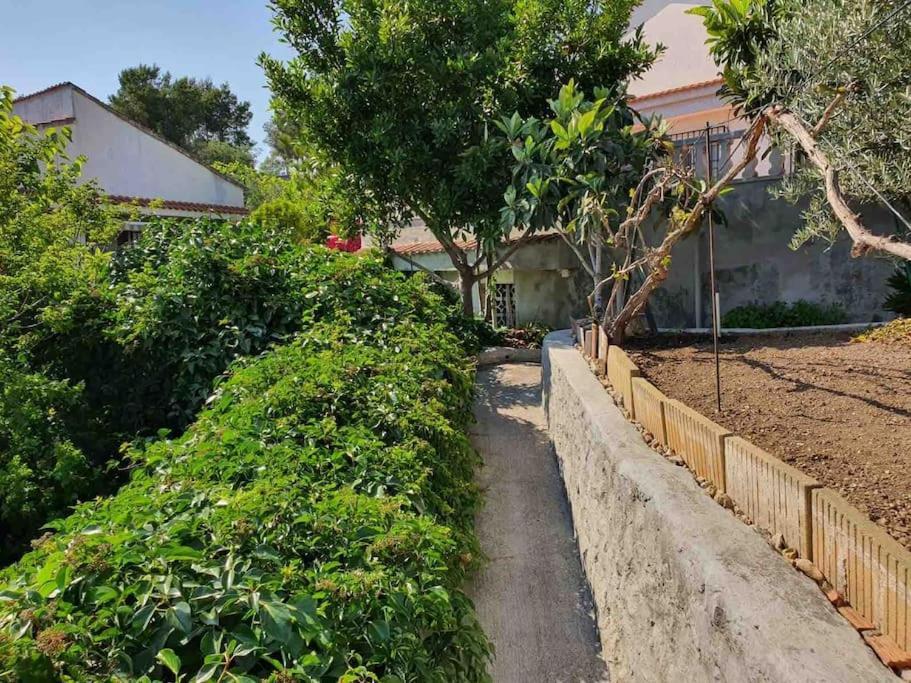 Le Petit Paradis Olivella Esterno foto
